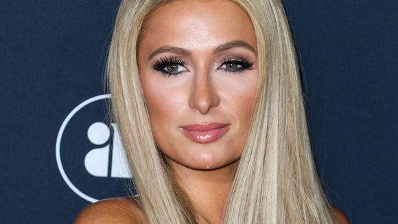 "Toutes les femmes devraient le faire" : pourquoi Paris Hilton a congelé ses ovocytes