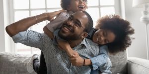 Comment être un vrai papa féministe ?