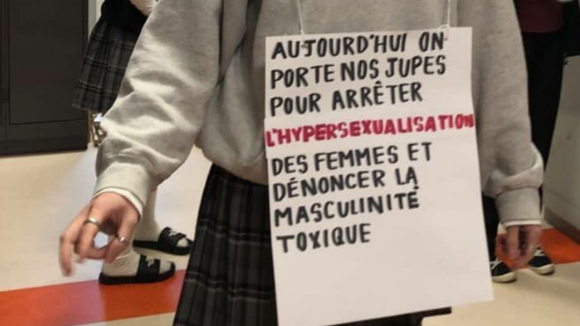 Ces lycéens québécois enfilent une jupe pour dénoncer le sexisme à l'école