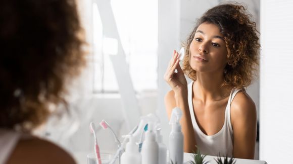 Et si on adoptait le makeupfulness, cette pratique beauté qui prend soin de notre mental ?