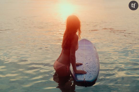 Surfeuse en bikini