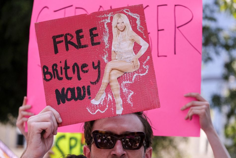 Vous pensiez Britney Spears libre ? Non, son père est en embuscade