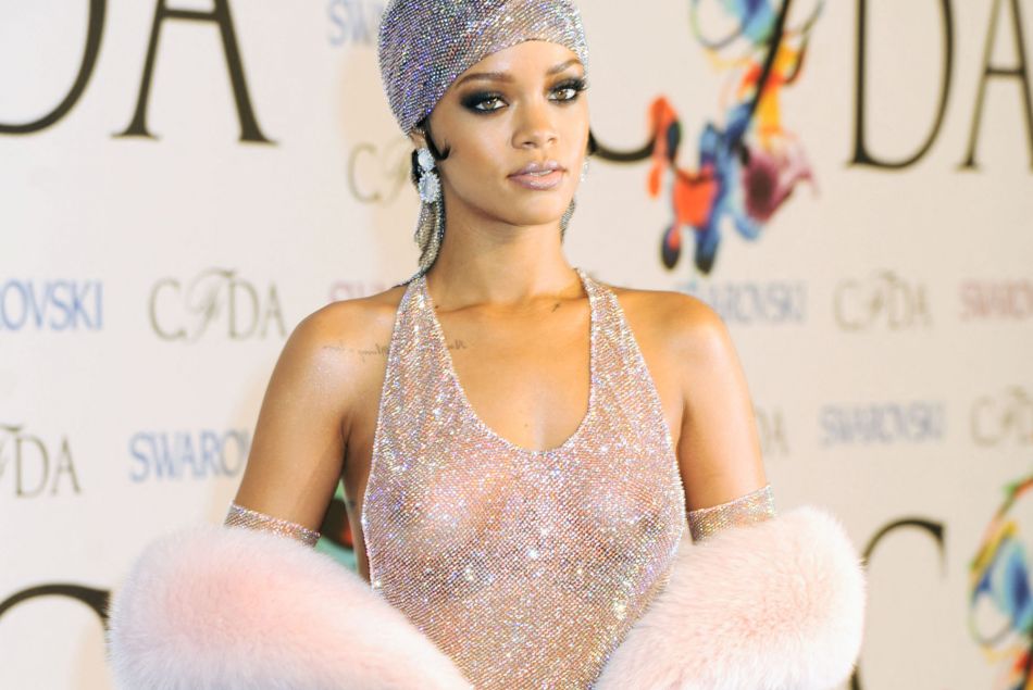 Rihanna en robe transparente à la soirée CFDA en 2014