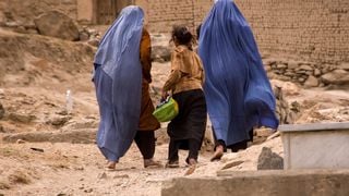 En Afghanistan, des parents vendent leurs petites filles pour pouvoir survivre