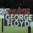 La vidéo fait nombreuses fois référence à la mort de George Floyd