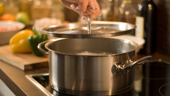 Comment faire cuire ses pâtes sans gaz : la tendance de la "cuisson passive"