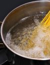   Le passive cooking consiste à faire cuire les pâtes dans l'eau bouillante pendant deux minutes, puis à baisser le feu jusqu'au minimum, et de les laisser mijoter avec un couvercle.  
     