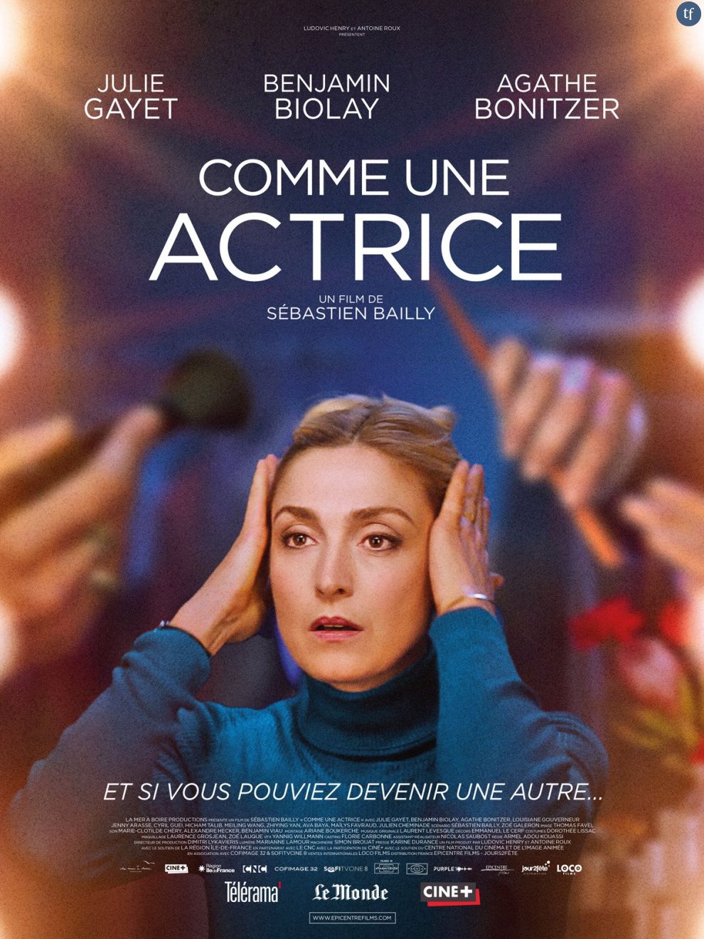 Julie Gayet sera bientôt à l&#039;affiche d&#039;une chronique féministe prometteuse : le film  Comme une actrice  de Sébastien Bailly, attendu en salles le 8 mars prochain.   
