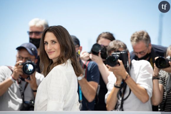 Camille Cottin lors du photocall pour le film "Stillwater" lors du 74e Festival de Cannes à Cannes, le 8 juillet 2021.