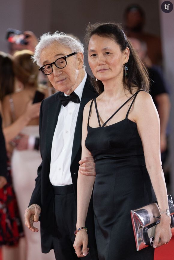 Woody Allen et sa femme Soon-Yi Previn à la première du film "Coup De Chance" lors du 80ème Festival International du Film de Venise, La Mostra, à Venise, Italie, le 5 septembre 2023. 