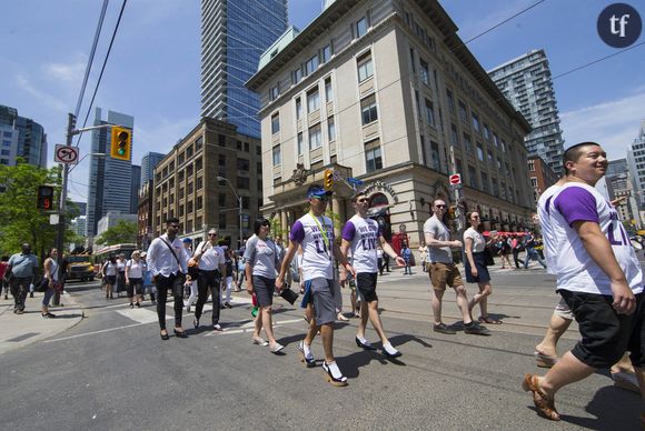 Ce vendredi 13 octobre en Géorgie des manifestants étaient en pleine "Walk a Mile in Her Shoes" : "marche dans les chaussures de quelqu'un".  
Photo by Zou Zheng/Xinhua//ABACAPRESS.COM