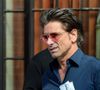 Parler de viol quand on est un homme, de l'agression sexuelle dont a été la victime, c'est encore tabou. Et cela, John Stamos ne peut le supporter. L'acteur de "La fête à la maison" libère la parole et revient sur les violences sexuelles dont il a fait l'objet.
Exclusif - John Stamos et sa femme Caitlin McHugh font du shopping à New York, le 3 avril 2023. 