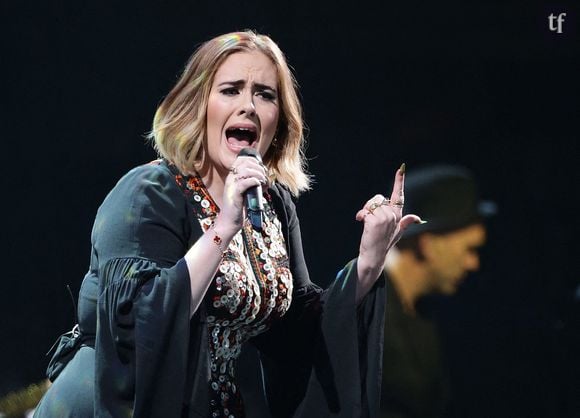 Adele : cette déclaration d'amour... au médecin qui l'a aidé à accoucher !