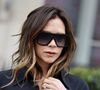 Victoria Beckham s'est exprimée sans détour sur un sujet qui la concerne : le harcèlement scolaire. Une parole intime sur un enjeu terriblement d'actualité.
Victoria Beckham à Paris, mars 2022.