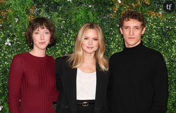  La lumineuse Virginie Efira y cotoie Sara Giraudeau, Aliocha, Bernard Le Coq...
Sara Giraudeau, Virginie Efira et Aliocha Schneider - Avant-première de la mini-série Disney "Tout Va Bien" à l'UGC Normandie à Paris le 9 novembre 2023. © Coadic Guirec / Bestimage