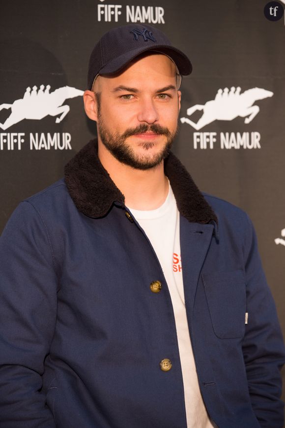 Car le "home sweet home" que va progressivement retrouver notre protagoniste, Ellias, au Québec, a tout d'un véritable cauchemar... Patriarcal ! C'est précisément là le sujet du nouveau film de Xavier Legrand, metteur en scène à l'affolante maîtrise. Poids du père, fantômes, héritage, violence masculine, sont autant d'ingrédients qui ponctuent ce thriller qui, par son traitement de la masculinité, a la férocité d'une comédie noire.
Marc-André Grondin lors du photocall du jury officiel "Longs Métrages" au 30ème Festival International du Film Francophone à Namur. Belgique, le 3 octobre 2015 