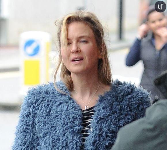 Alors oui... Et non. Car il pourrait s'agir d'une magnifique fausse bonne idée.
Renée Zellweger (enceinte pour les besoins du film) sur le tournage de "Bridget Jones 3" à Londres le 7 octobre 2015