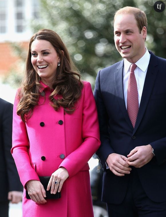 Le prince William, le duc de Cambridge et Catherine Kate Middleton, la duchesse de Cambridge, enceinte se rendent sur un studio d'enregistrement mobile à Londres le 27 mars 2015. 