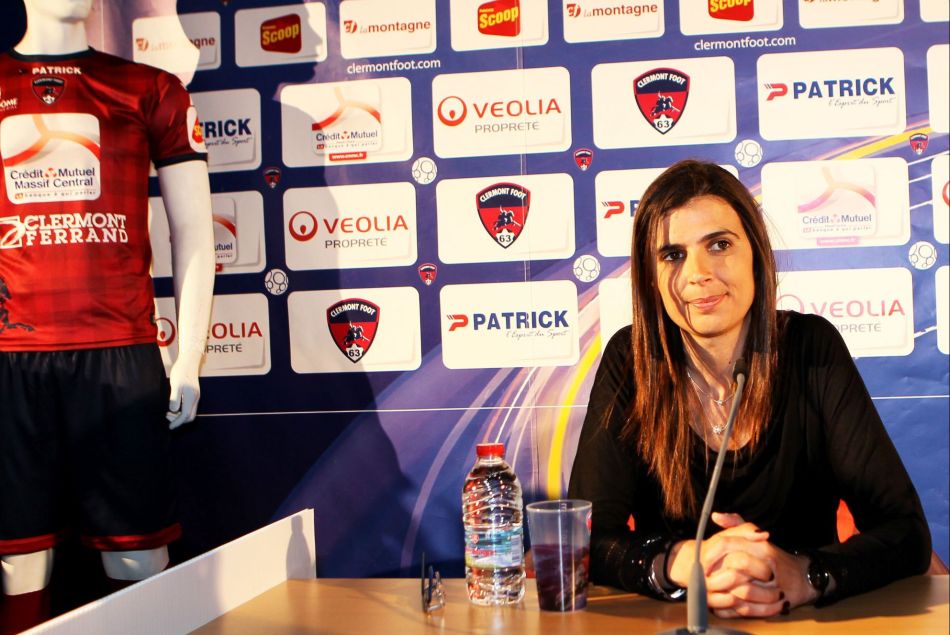 Helena Costa a été la première femme à entraîner une équipe de foot professionnelle (Clermont-Ferrand). Ici, en mai 2014.
