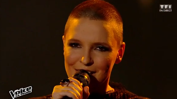 The Voice 2015 : Anne Sila, bluffante, reprend "Chandelier" de Sia sur TF1 Replay