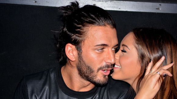 Nabilla folle de Thomas : "Il prend soin de moi, il me lave les cheveux"