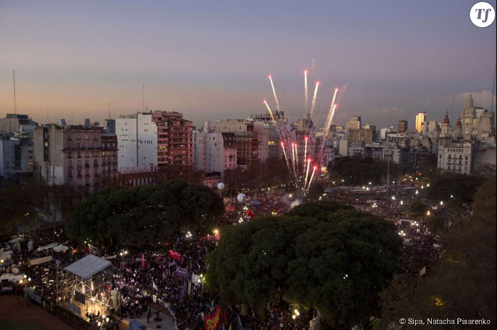 Des feux d&#039;artifices sont venus ponctuer le rassemblement du mercredi 3 juin en Argentine