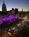 Une foule immense s'est rassemblée devant le Congrès de Buenos Aires pour protester contre les violences envers les femmes.