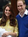 Kate et William présentent au monde la princesse Charlotte, le 2 mai 2015 à Londres