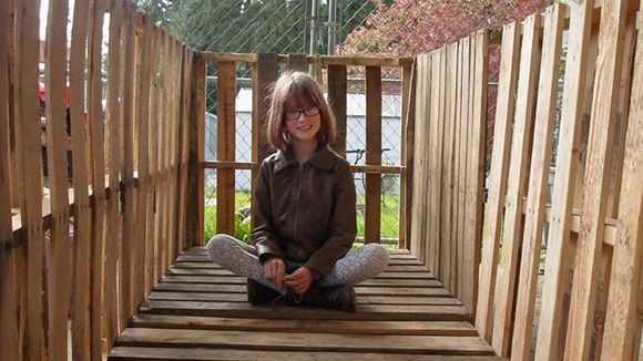 Cette fillette de 9 ans construit des refuges aux SDF