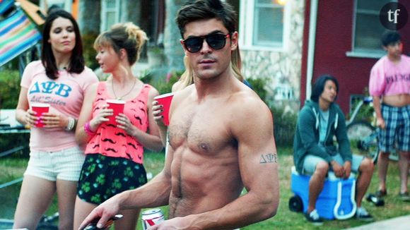 Zac Efron en beau gosse de la fraternité dans Bad Neigbours