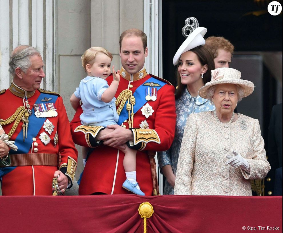La famille royale d&#039;Angleterre réunie pour les 89 ans de la Reine Elizabeth II