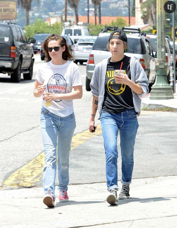 Kristen Stewart et Alicia Cargile dans les rues de Los Angeles