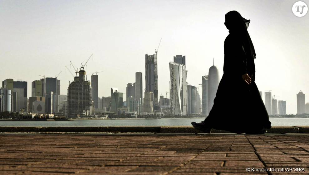 Une femme au Qatar