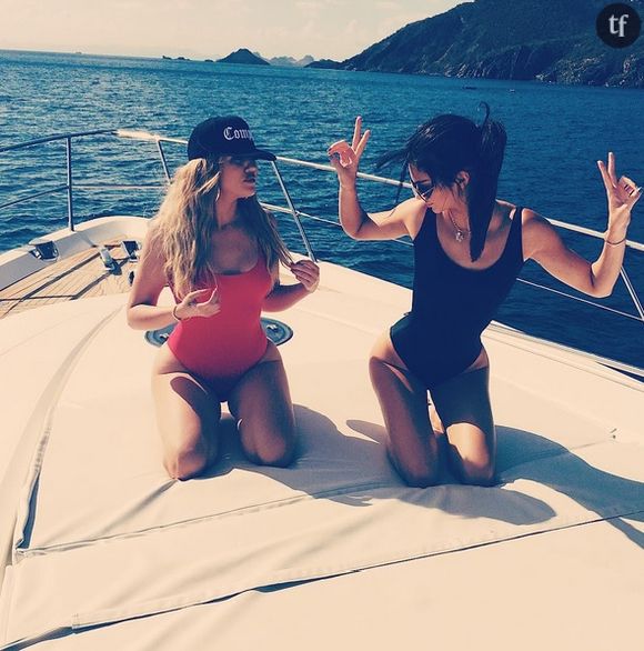 Khloé Kardashian et Kendall Jenner exposent leurs thighbrows