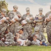 Ces femmes militaires posent en train d'allaiter leur bébé : une révolution ?