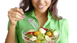 Pourquoi les salades sont perçues comme "féminines" et les chips "masculines"