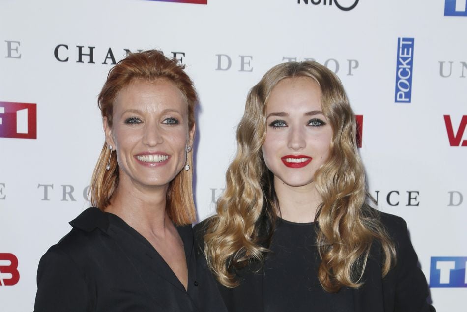 No web - No chaînes TV - Alexandra Lamy avec sa fille Chloé Jouannet - Avant-première du film "Une chance de trop" au cinéma Gaumont Marignan à Paris, le 24 juin 2015. 