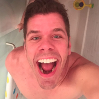 Faut-il éviter de prendre un bain avec ses enfants ? Le blogueur Perez Hilton pointé du doigt