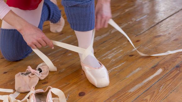 Iran : quand les danseuses chaussent leurs pointes en secret