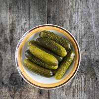 Manger des cornichons : la recette miracle pour être moins stressée ?