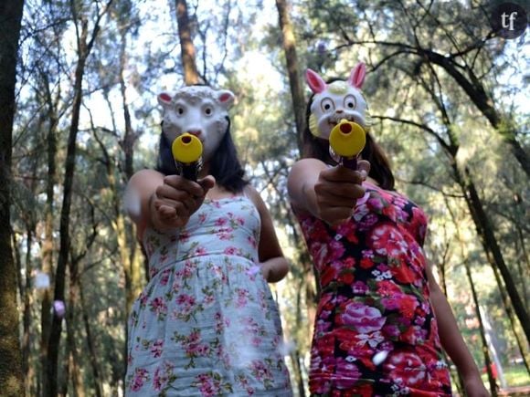 Au Mexique, un collectif de femmes combat le harcèlement de rue avec des confettis