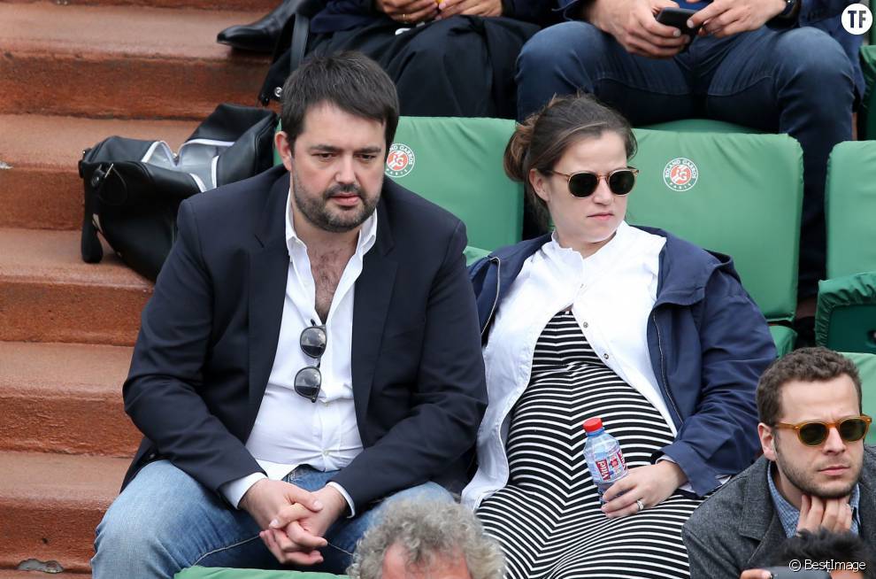  Naissance - Jean-François Piège est papa pour la première fois d&#039;un petit garçon - Jean-François Piège et sa femme Elodie Tavares (enceinte) - People dans les tribunes lors du tournoi de tennis de Roland-Garros à Paris, le 28 mai 2015.  
