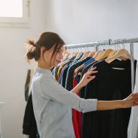 L'astuce géniale (et toute simple) pour doubler l'espace de son dressing