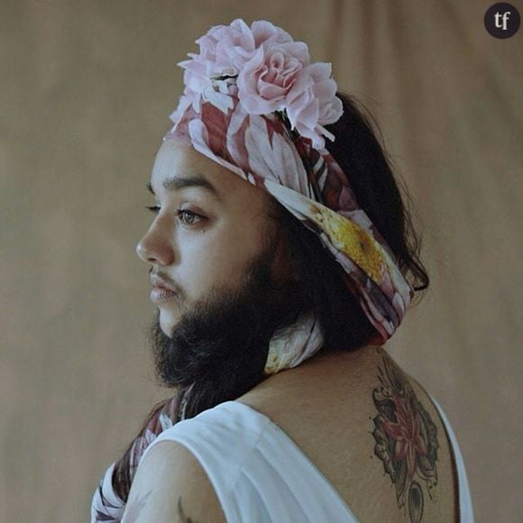 Harnaam Kaur, femme à barbe harcelée devenue militante anti-harcèlement, anti-racisme, body positive et féministe... et aussi mannequin.