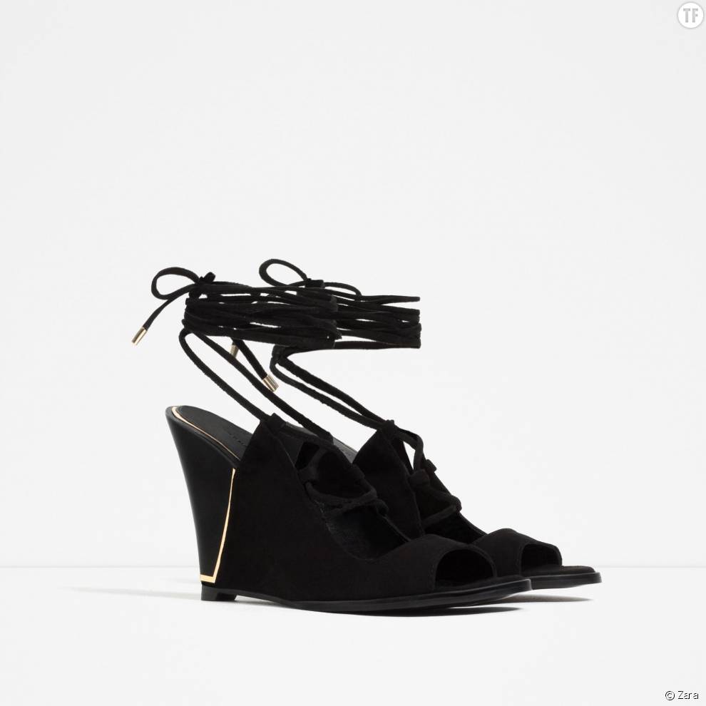   Sandales compensées Zara, 69,95 euros   
