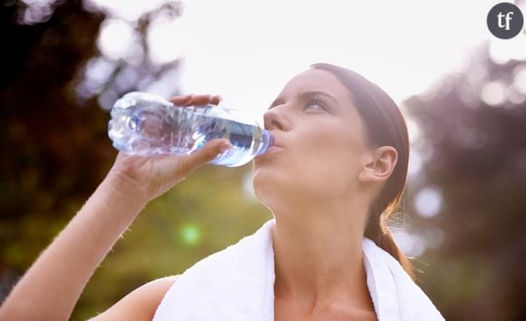 Réutiliser sa bouteille d'eau en plastique serait une très mauvaise idée