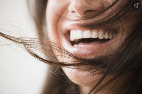 Les bains de bouche à l'huile : le geste beauté à adopter d'urgence pour un sourire parfait