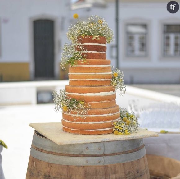 Naked cakes : les gâteaux de mariage qui açacent les internautes