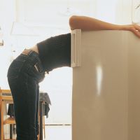 6 astuces pour neutraliser les mauvaises odeurs de votre frigo