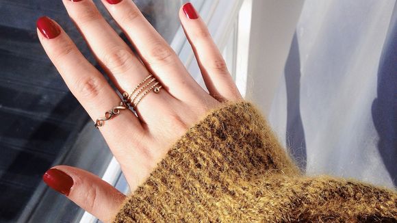 Pourquoi l'ongle de cette fille fait fondre le web